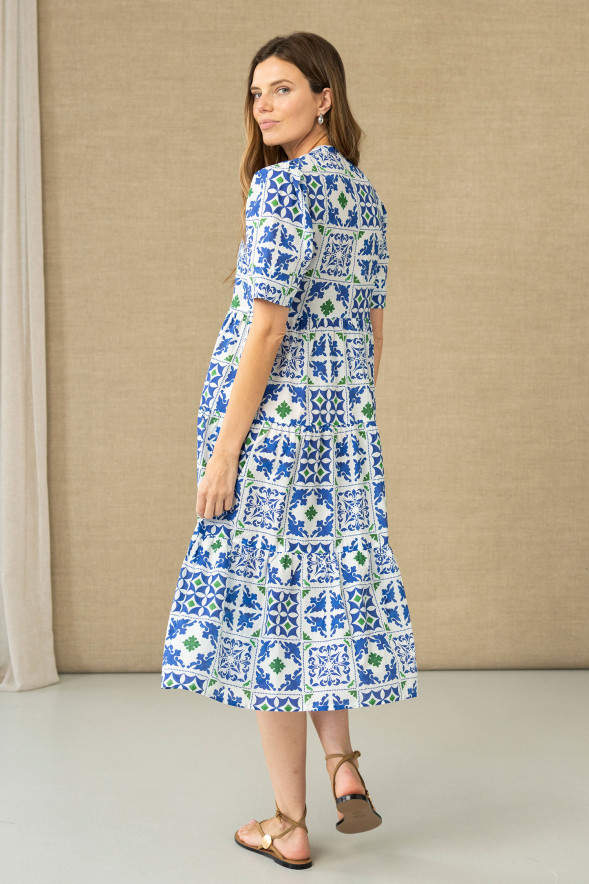 Vestido midi estampado con volantes