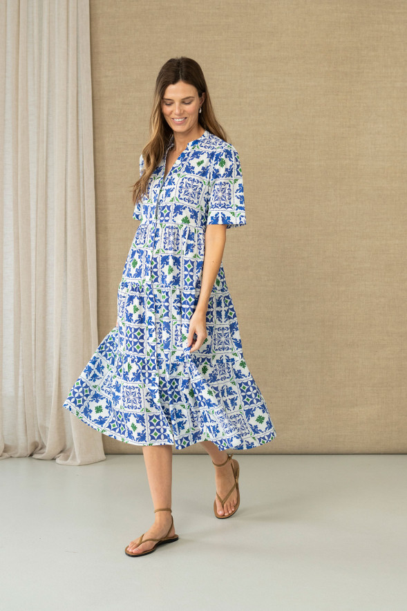 Vestido midi estampado con volantes