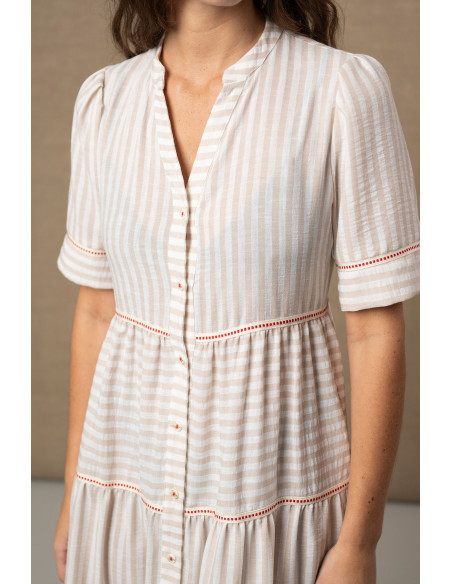 Vestido con volantes de rayas beige
