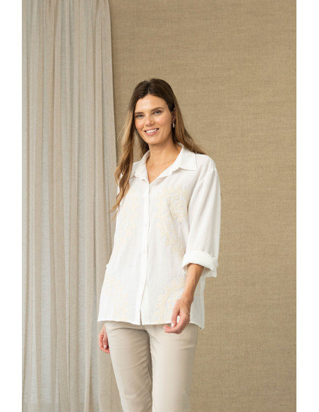 Camisa blanca bordada