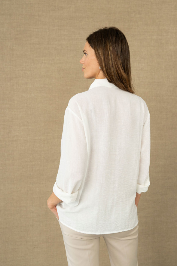 Camisa blanca bordada