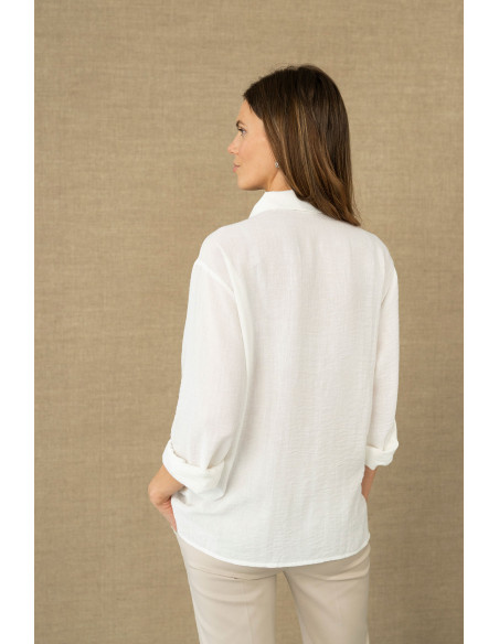 Camisa blanca bordada