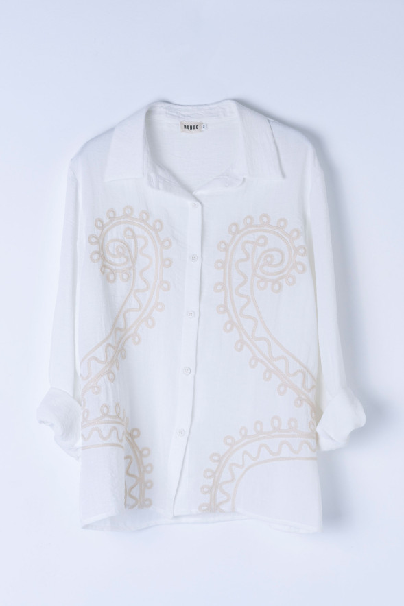 Camisa blanca bordada