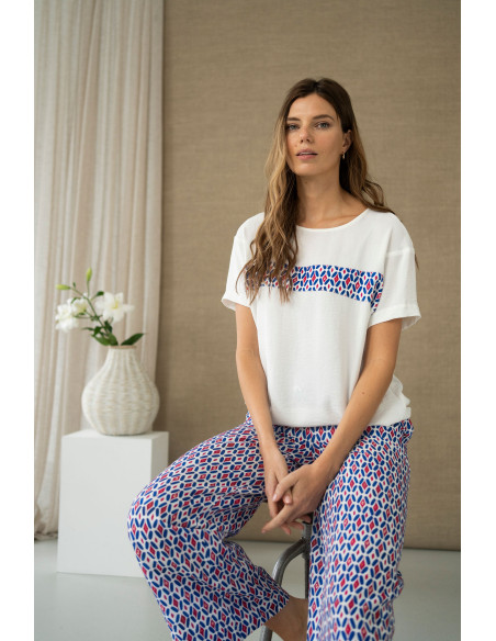 Blusa blanca con banda estampada