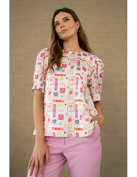 Blusa fluida estampada multicolor con manga ligeramente abullonada