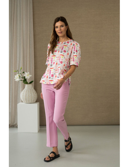 Blusa fluida estampada multicolor con manga ligeramente abullonada