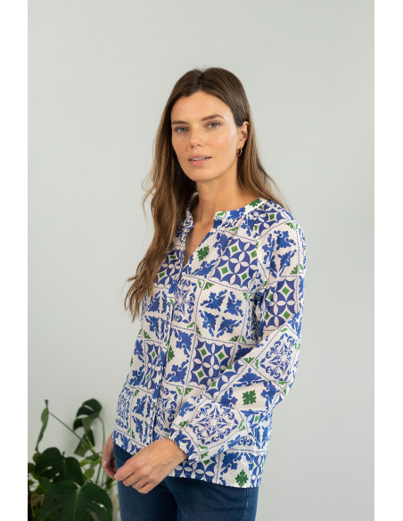 Camisa estampada en azul y verde