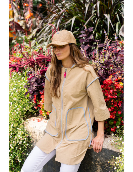 Parka larga con capucha en beige
