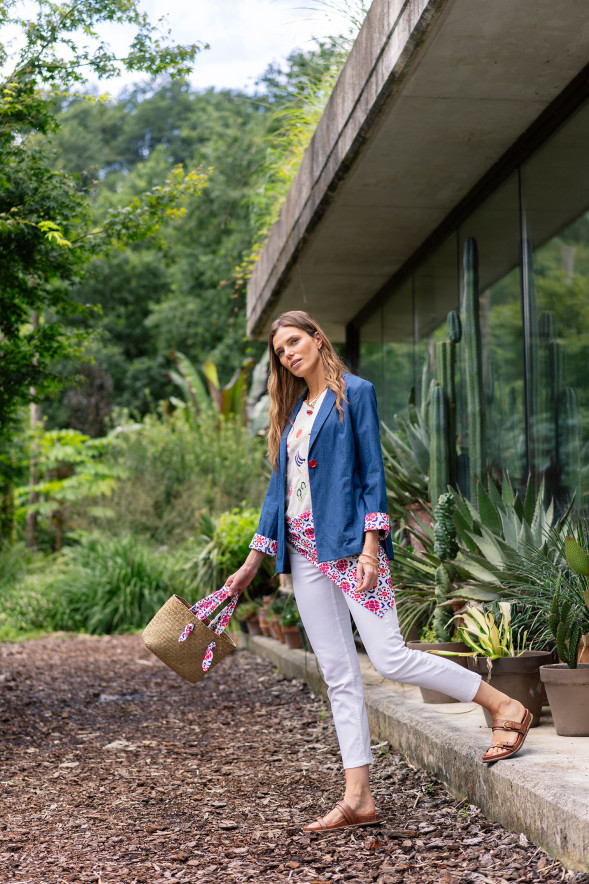 Blazer denim con detalles en contraste