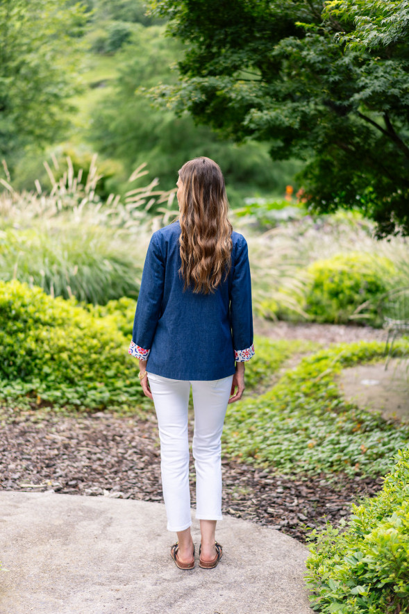 Blazer denim con detalles en contraste