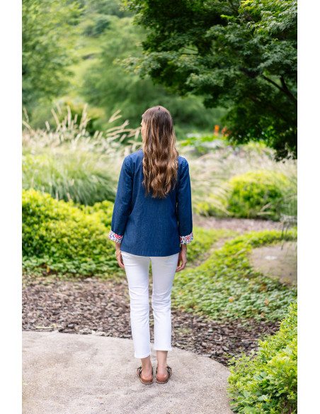 Blazer denim con detalles en contraste