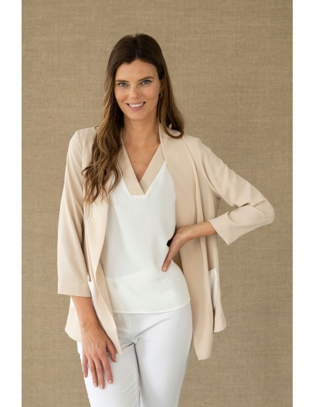 Chaqueta abierta fluida con bolsillos en contraste