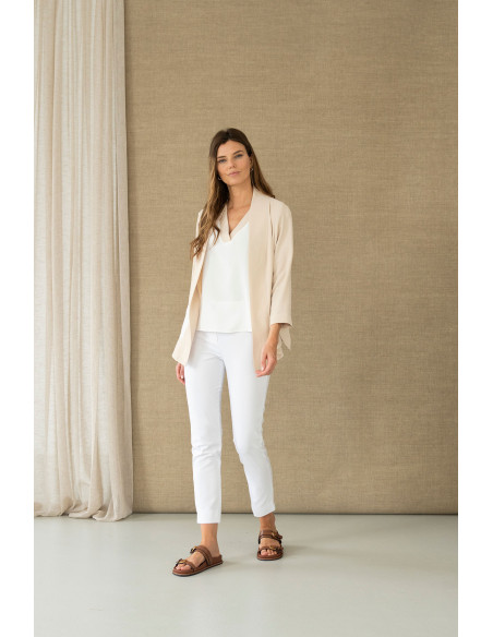 Chaqueta abierta fluida con bolsillos en contraste