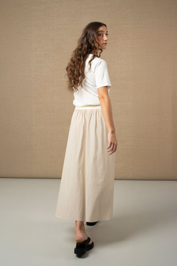 Falda midi fluida con cintura elástica