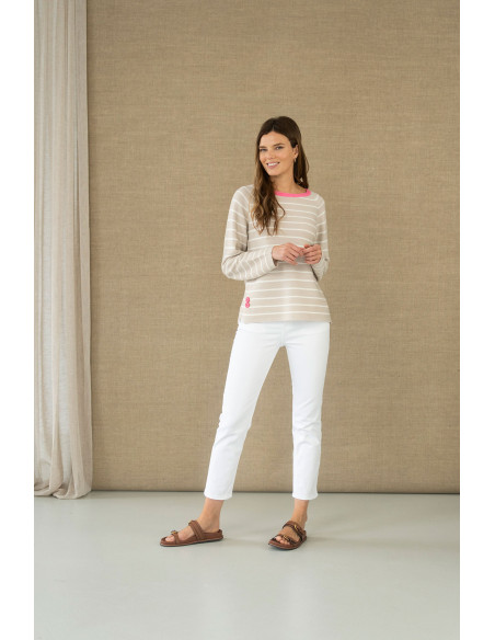 Jersey de rayas beige con cuello rosa