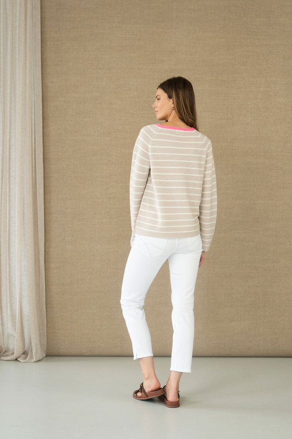 Jersey de rayas beige con cuello rosa
