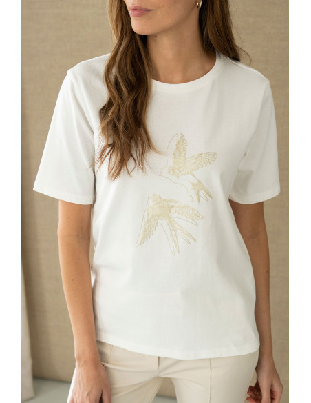 Camiseta blanca con golondrinas