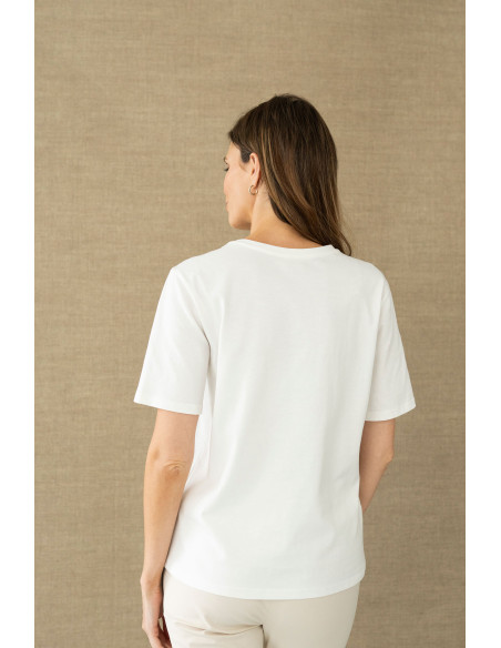 Camiseta blanca con golondrinas